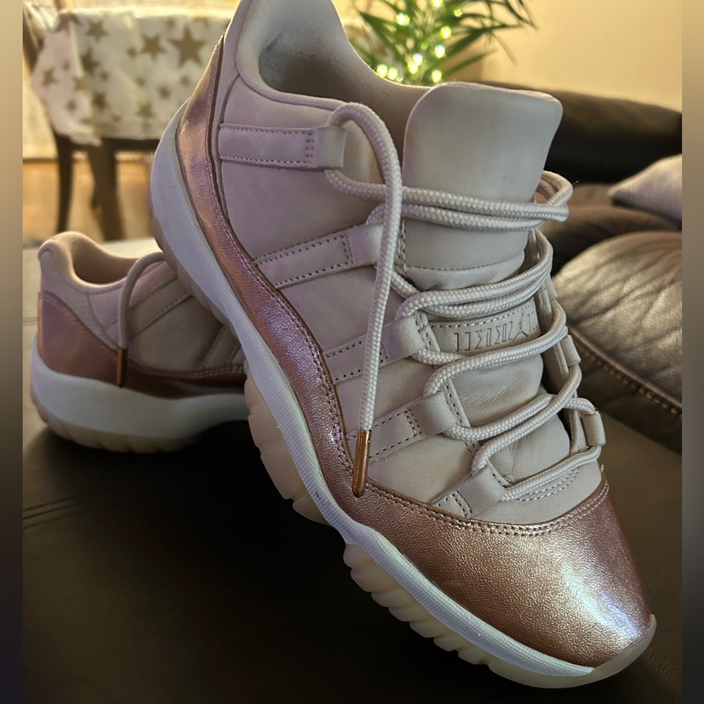 EUC Rose Gold Jordan 11 size 10.5W. Not available in stores!